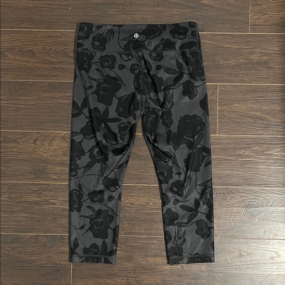 lululemon athletica Pants - lululemon athletica Black Floral Print Leggings